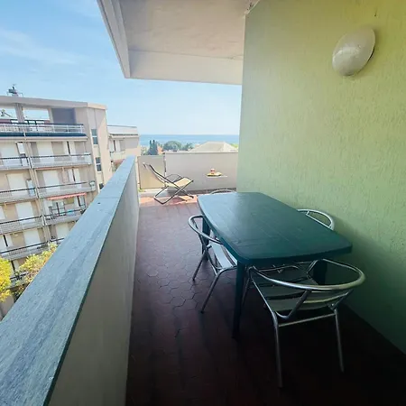 Attico Del Sole Con Vista Mare E Terrazza