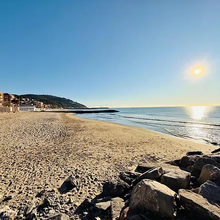 Attico Del Sole Con Vista Mare E Terrazza * Marina dʼAndora