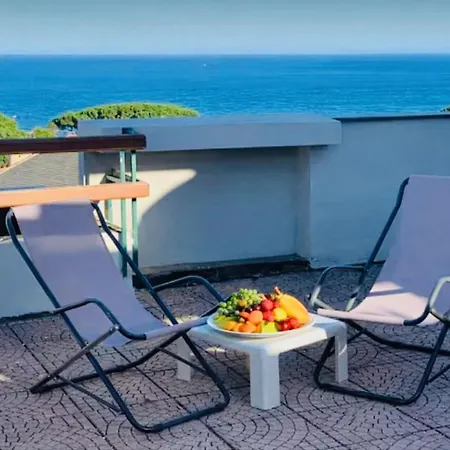 Attico Del Sole Con Vista Mare E Terrazza
